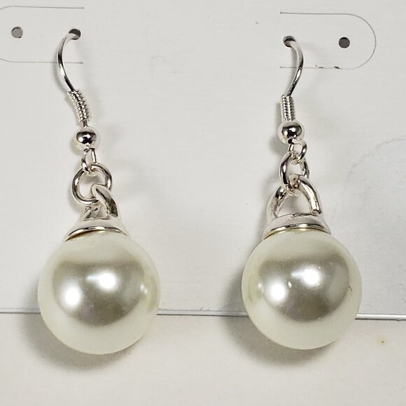 Women's Stylish Polished Silver tone Drop Dangle Design Beaded Earrings - Picture 3 of 4